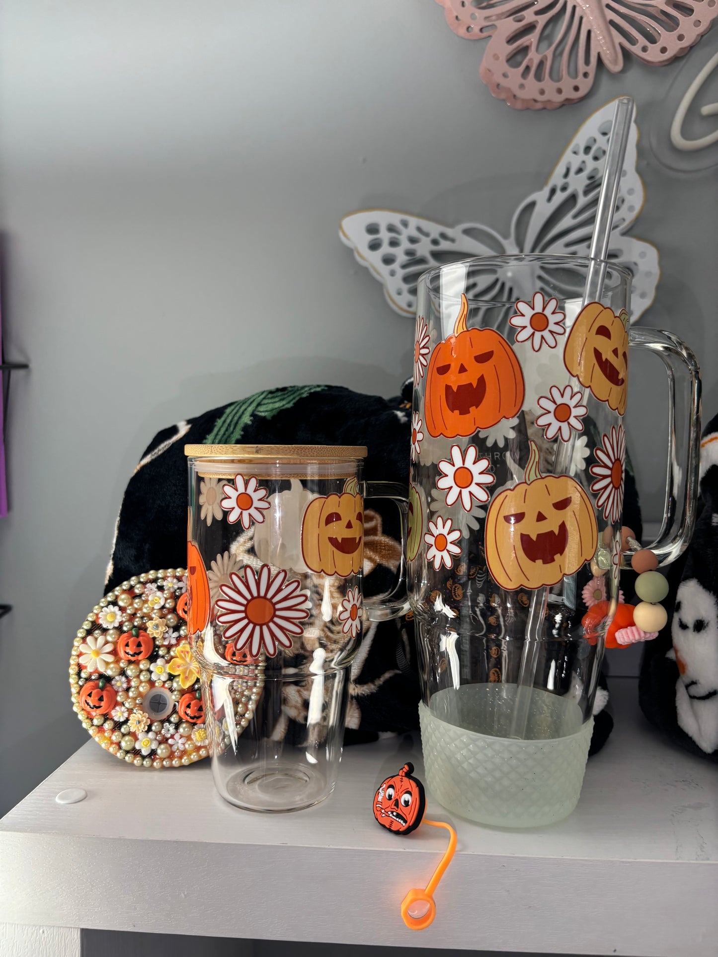 40oz bling lid tumblers with Halloween blanket and 20oz glass tumbler