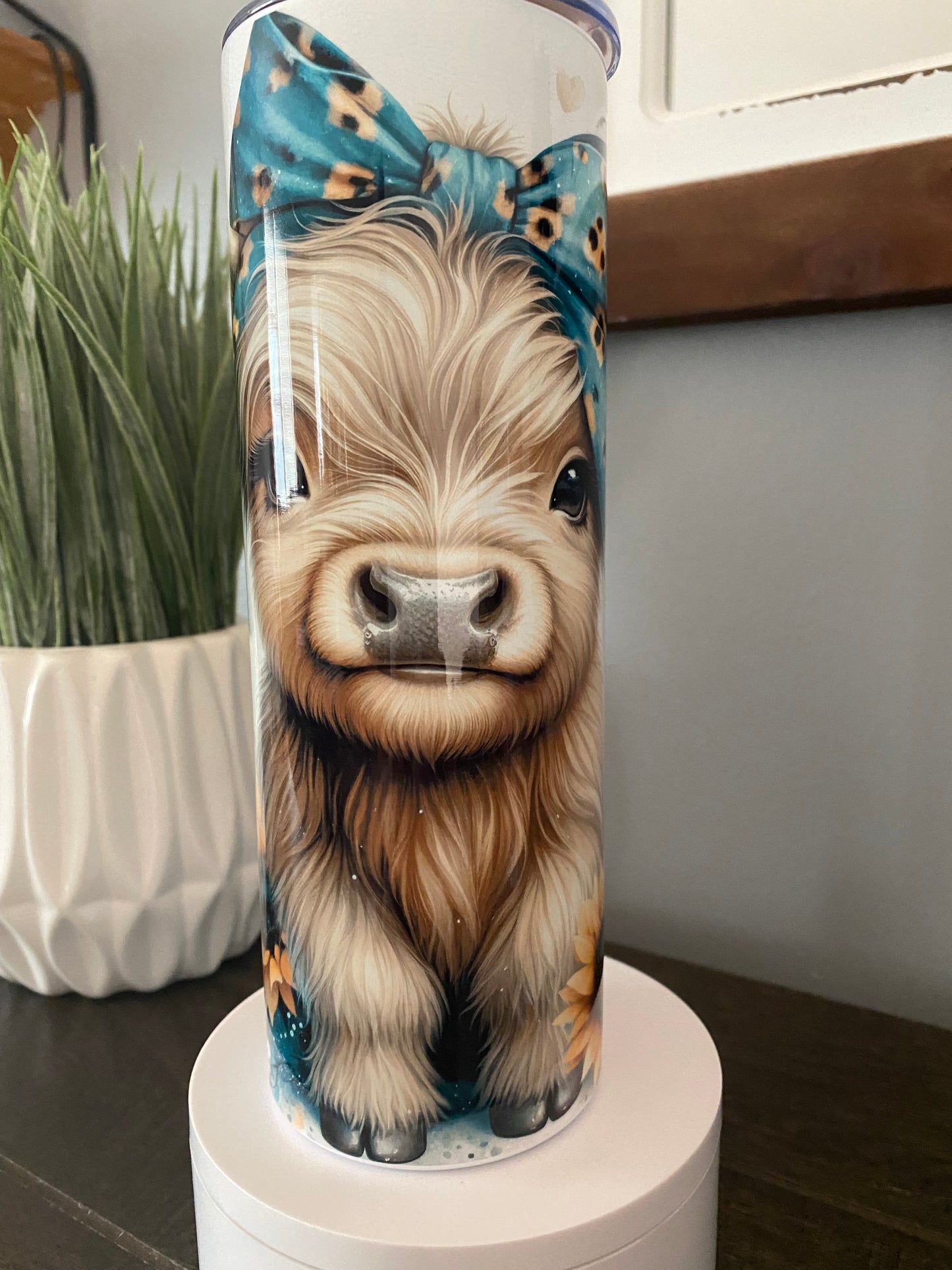 Highland Cow With Sunflowers Tumbler | Glitz & Glamour Tumblers