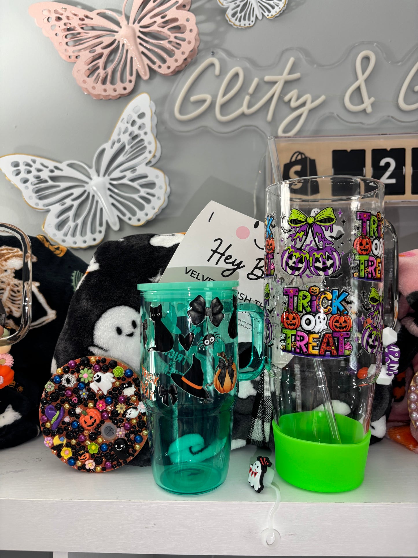 40oz bling lid tumblers with Halloween blanket and 20oz glass tumbler