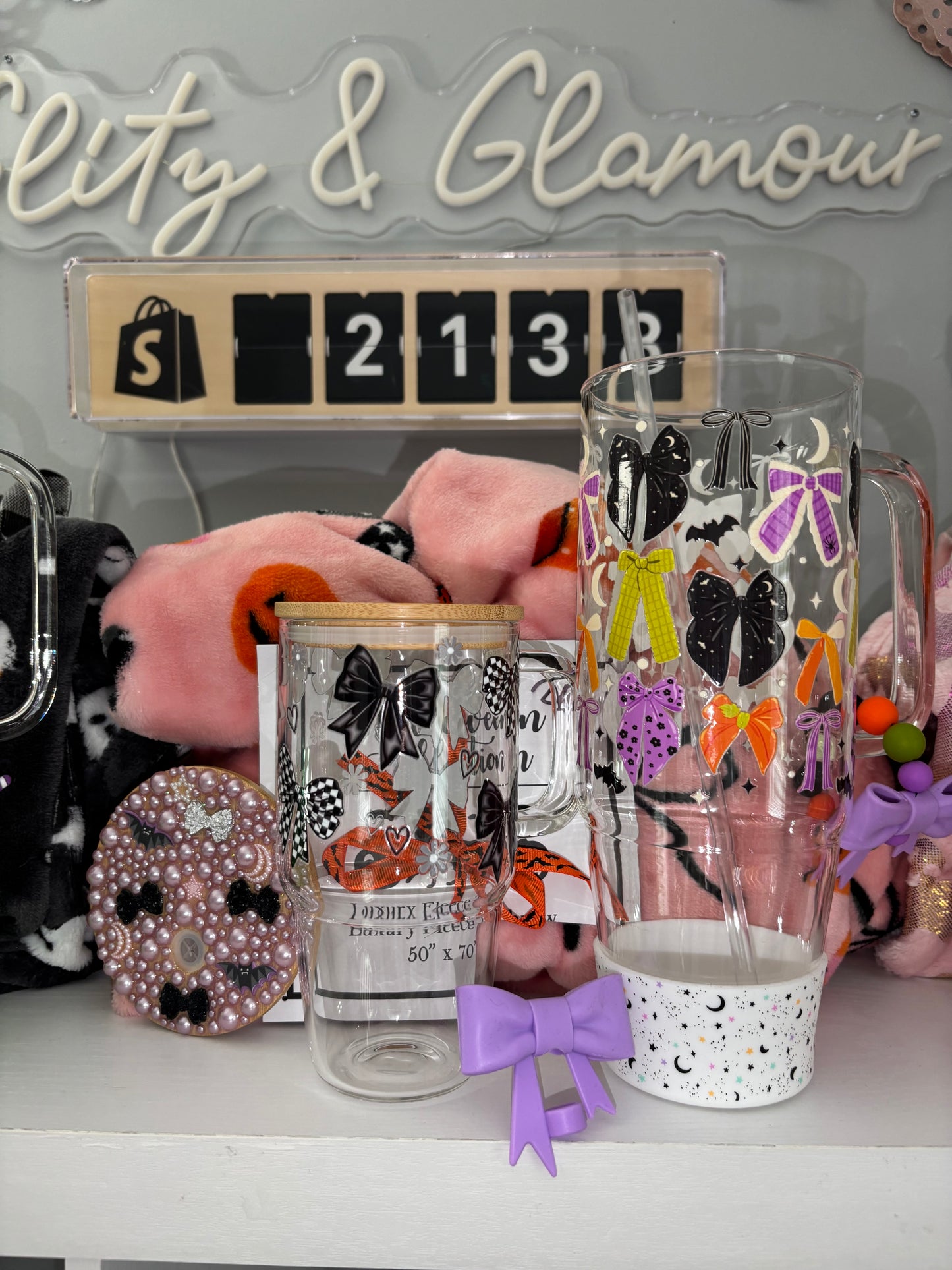 40oz bling lid tumblers with Halloween blanket and 20oz glass tumbler